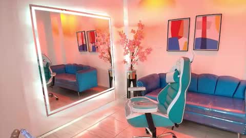 Alondra  online show from November 15, 3:40 am