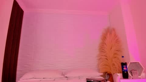 ALONDRA CUTE online show from April 17, 4:36 am