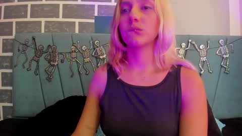 Snapshot of alterego1__ chatting on October 21, 12:42 pm Alter online show from October 21, 12:42 pm