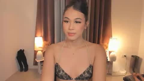 alwina_williams online show from April 14, 5:51 am