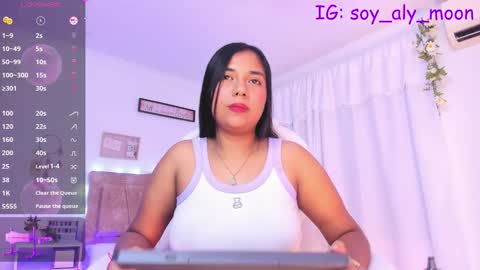Snapshot of aly_moon chatting on September 17, 1:03 am Im Aly3 online show from September 17, 1:03 am