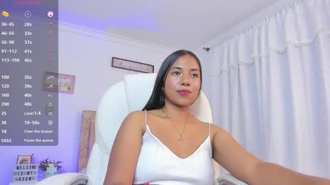 Snapshot of aly_moon chatting on December 3, 11:13 pm Im Aly3 online show from December 3, 11:13 pm