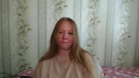 alya764770 online show from May 16, 12:35 am