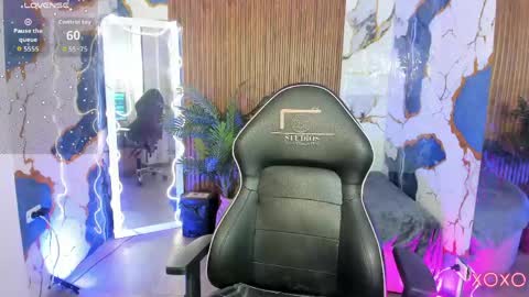 ALYCE  online show from April 18, 11:24 am