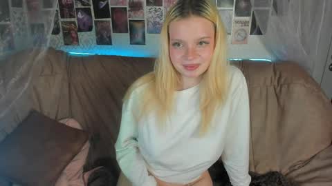 Alysa   7GMT  online show from April 12, 10:56 pm