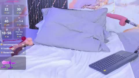 Snapshot of alyson__a chatting on October 18, 2:42 pm alyson__a online show from October 18, 2:42 pm