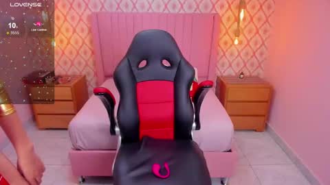 alysonjackson online show from December 16, 7:21 pm