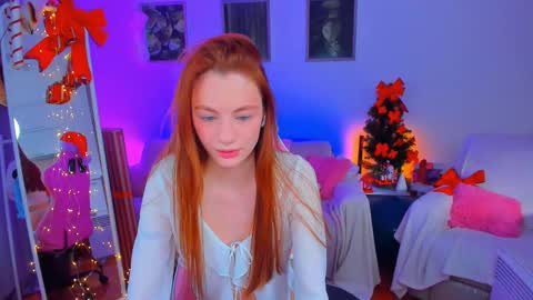 alyssa_smitt online show from December 18, 7:15 am