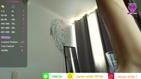 Snapshot of alyssia_wolds_1 chatting on October 11, 12:30 pm alyssia wolds online show from October 11, 12:30 pm