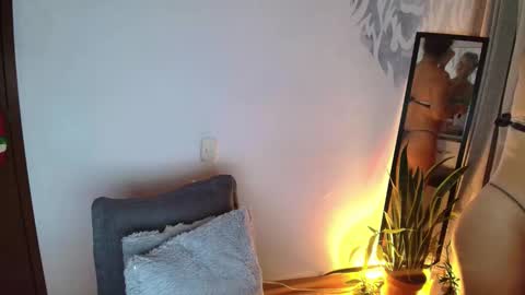 Snapshot of alyssia_wolds_1 chatting on October 14, 12:46 am alyssia wolds online show from October 14, 12:46 am