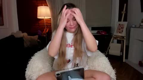 Alice online show from December 1, 2:15 am