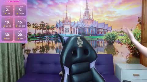 Alyy online show from February 12, 2:11 pm
