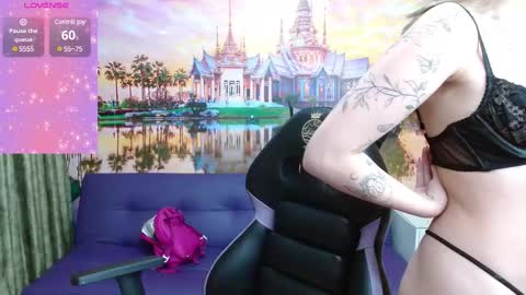 Alyy online show from March 11, 2:18 pm