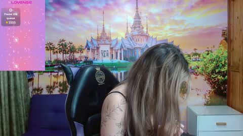 Alyy online show from January 25, 2:08 pm