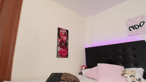 Isabella online show from December 3, 8:06 pm