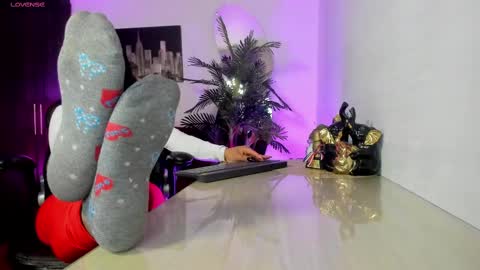 Snapshot of amaia_bushida chatting on October 6, 2:17 am anny online show from October 6, 2:17 am