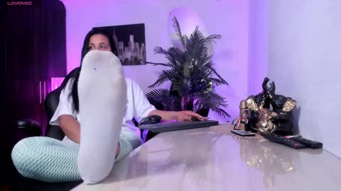 Snapshot of amaia_bushida chatting on October 1, 4:06 am anny online show from October 1, 4:06 am