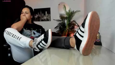 Snapshot of amaia_bushida chatting on October 25, 2:19 am anny online show from October 25, 2:19 am