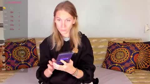 Amalia online show from October 22, 7:57 am