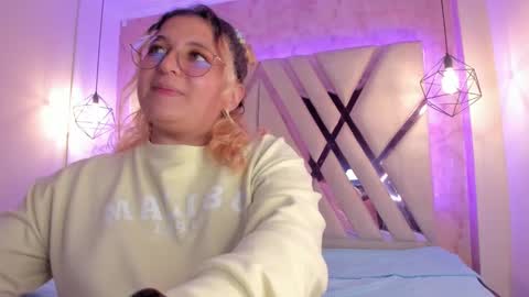 Snapshot of amalia_rosse_ chatting on February 16, 10:21 am Amalia Im Back See you soon this January 7 at 10 pm Colombia time online show from February 16, 10:21 am