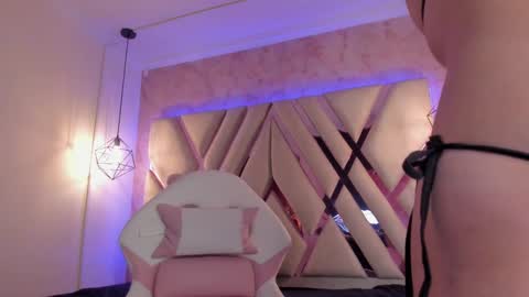 Snapshot of amalia_rosse_ chatting on January 18, 9:45 pm Amalia Im Back See you soon this January 7 at 10 pm Colombia time online show from January 18, 9:45 pm