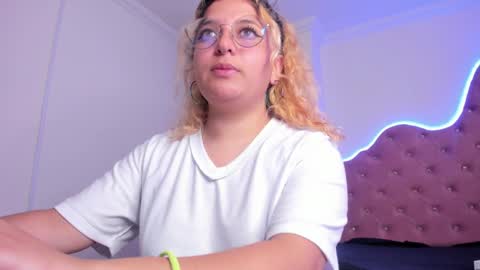 Snapshot of amalia_rosse_ chatting on January 8, 4:34 am Amalia Im Back See you soon this January 7 at 10 pm Colombia time online show from January 8, 4:34 am