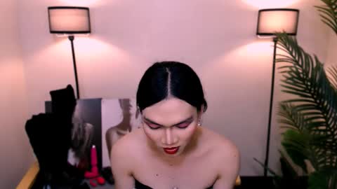 Trisha Greyson online show from October 26, 2:01 pm