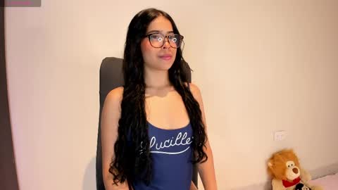 Amalia    real MIA  online show from April 18, 3:53 am