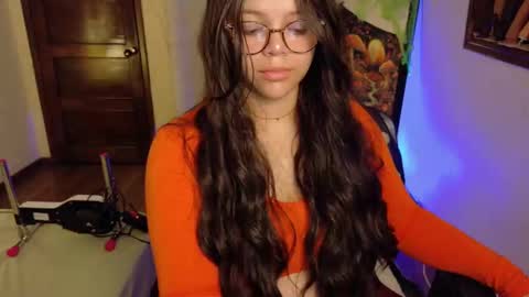 Snapshot of amand1_sweet chatting on October 24, 2:35 pm online show from October 24, 2:35 pm