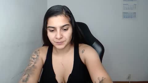 The queen of the biceps  online show from December 2, 12:56 am