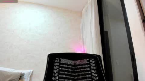 Luisa online show from February 6, 2:00 am