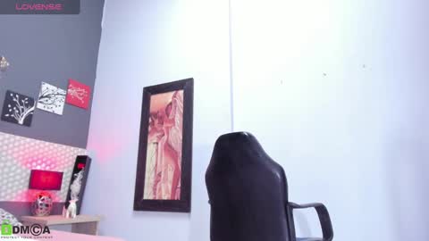 Snapshot of amanda_6ix9ine chatting on February 23, 12:15 am diana Private is Open online show from February 23, 12:15 am