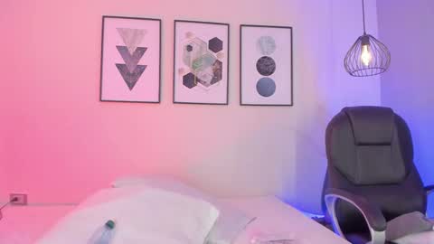 amanda online show from March 8, 6:57 pm