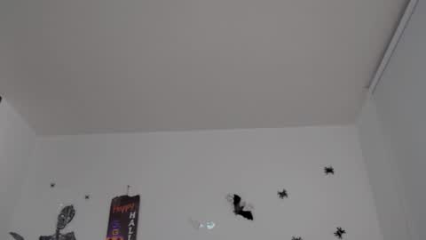 Snapshot of amandabrooks_18 chatting on October 22, 1:43 am Amanda online show from October 22, 1:43 am