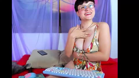 Amapola online show from September 10, 4:40 pm