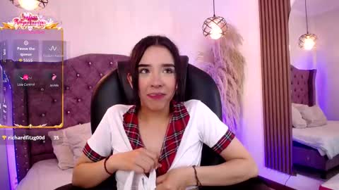 amara_davis1 online show from March 6, 7:36 am
