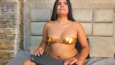 amarahanks_ online show from July 10, 7:42 am