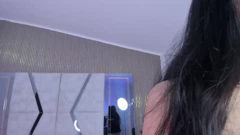 Amara Wolf online show from December 2, 9:17 pm