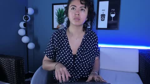 Emily online show from December 16, 11:01 am