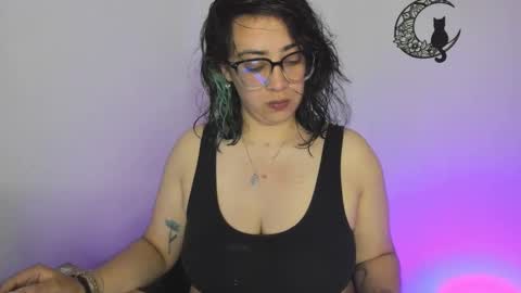 Snapshot of amaryllis_vizcaya chatting on February 1, 3:19 am Katt online show from February 1, 3:19 am