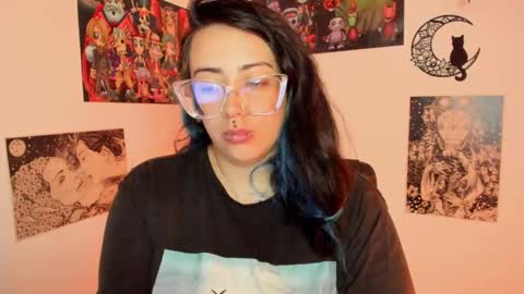 Snapshot of amaryllis_vizcaya chatting on October 18, 12:57 am Katt online show from October 18, 12:57 am