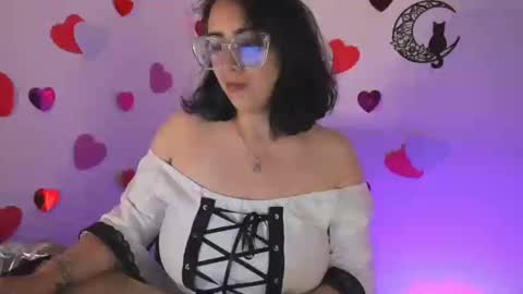 Snapshot of amaryllis_vizcaya chatting on February 17, 11:22 pm Katt online show from February 17, 11:22 pm