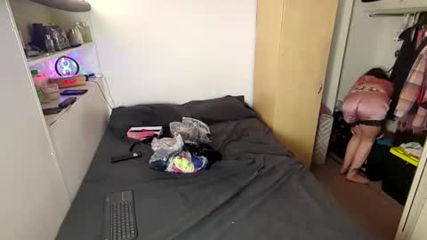 Snapshot of amateurchick chatting on February 7, 1:58 am Kissra online show from February 7, 1:58 am