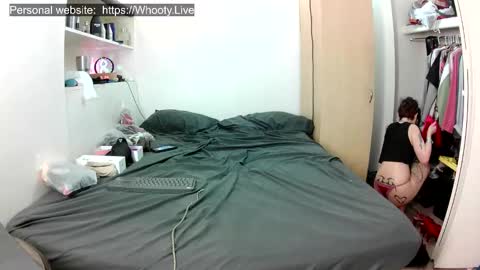 Snapshot of amateurchick chatting on October 2, 10:37 pm Kissra online show from October 2, 10:37 pm