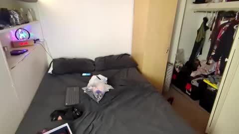 Snapshot of amateurchick chatting on February 14, 2:07 am Kissra online show from February 14, 2:07 am