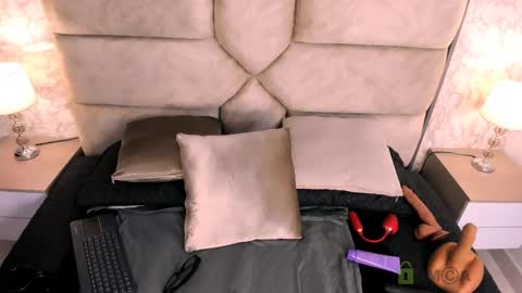 Snapshot of amatista__smith chatting on February 18, 9:20 pm AMATISTA online show from February 18, 9:20 pm