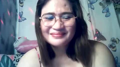 amazing angel online show from April 10, 8:04 pm