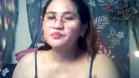 amazing angel online show from April 11, 10:24 pm