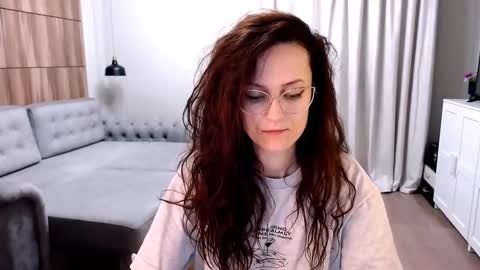 Snapshot of amazingeyes89 chatting on March 3, 10:10 am Izza online show from March 3, 10:10 am