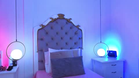 Sara online show from October 18, 11:24 am